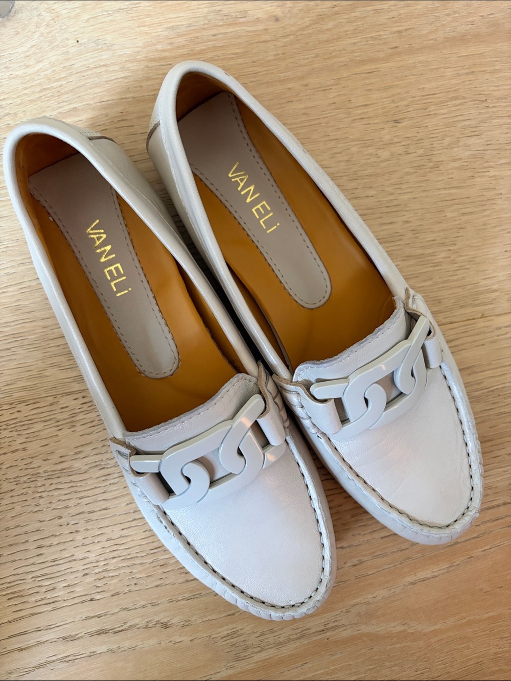 VANELi Womens Aiker Driving Moc Casual Cream Loafers